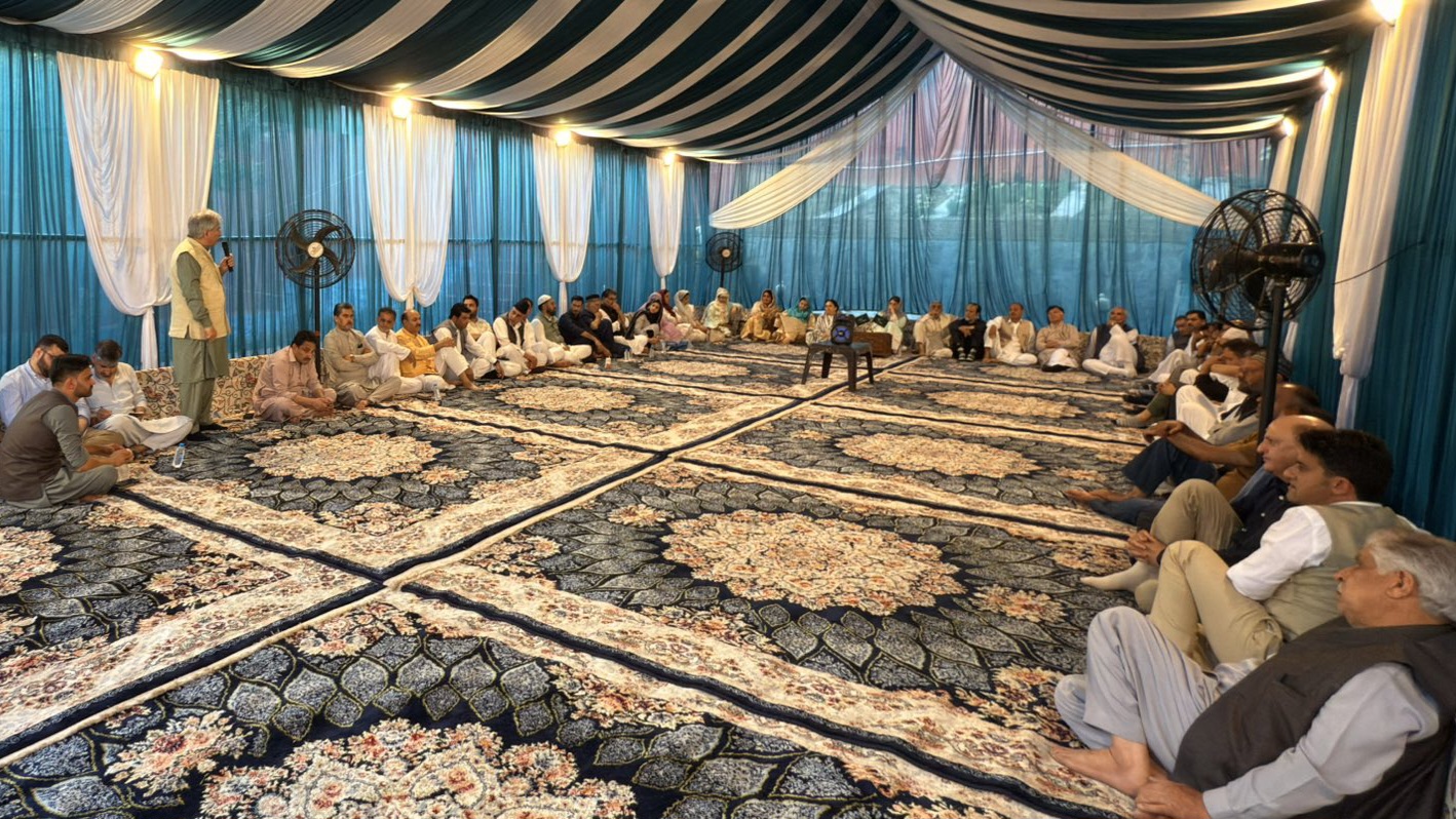 Former Chief Minister and PDP President Ms. Mehbooba Mufti Leads Key Meeting to Review Party’s Position and Address Ground-Level Challenges